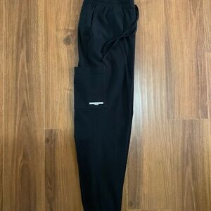 Scrub (jogger style) pants. Unisex M